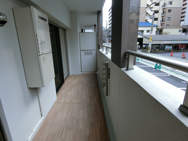 r7 90490011