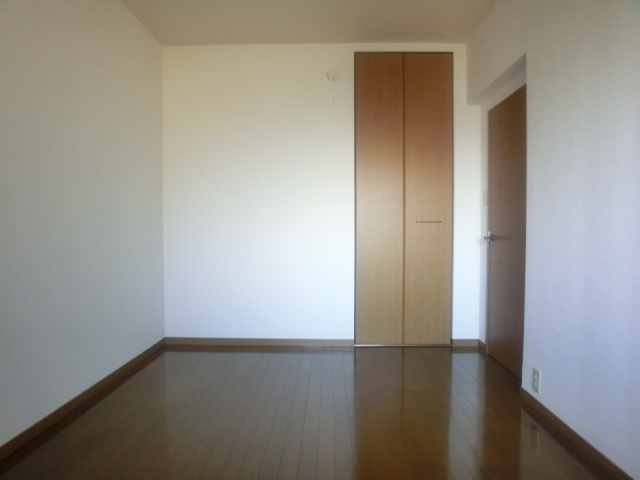 r8 20980041