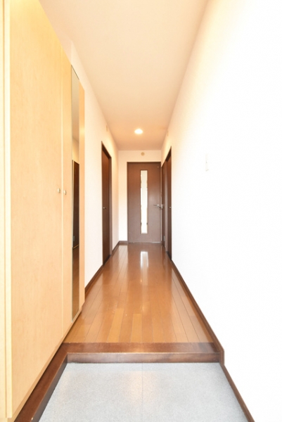 r8 81100031