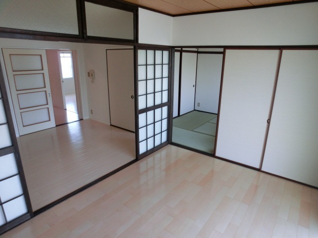 r1 47010111